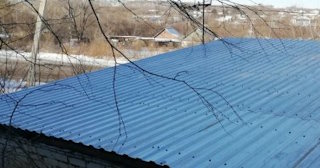 Демонтаж поликарбоната с крыши в Аксае - услуги по доступной цене от 625 рублей