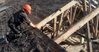 Профессиональный демонтаж стропильной системы от Сварной-Акс в Аксае от 573 рублей.